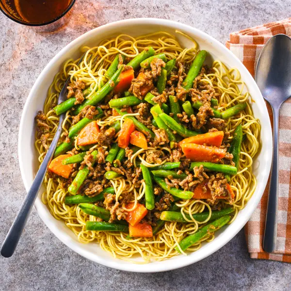 Mie met gehakt en sperziebonen