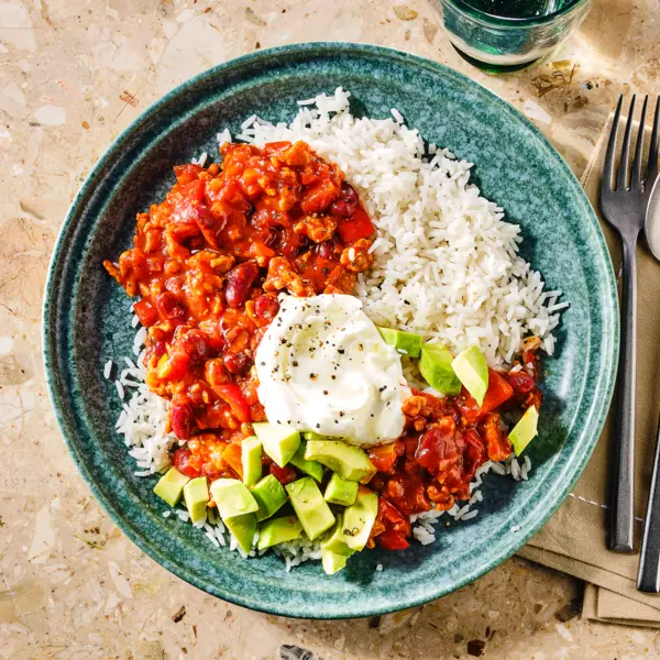 Chili con pollo met avocado en zure room