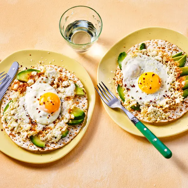 Matze's met feta-ei en avocado