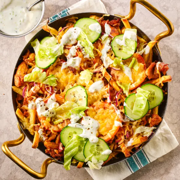 Kipsalon met knoflookyoghurt