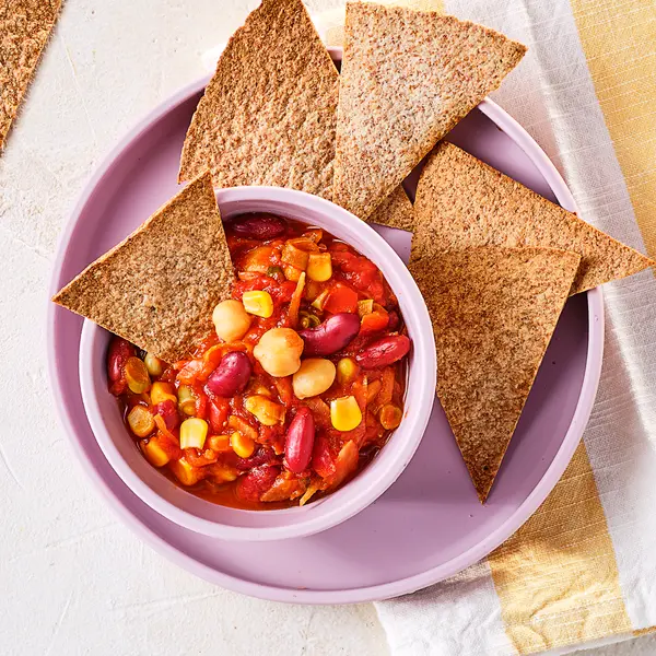 Chili met boontjes en 'chips'