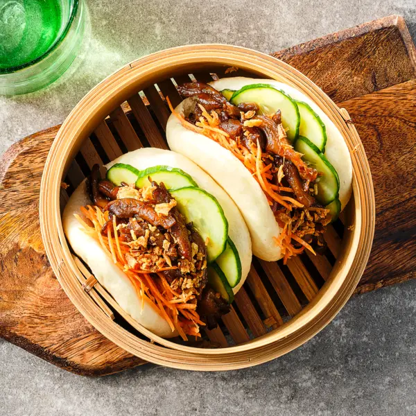 Bao buns met sticky hoisin-oesterzwammen