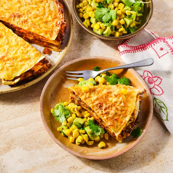 Tex-Mex tortillataart met avocado-maïssalsa