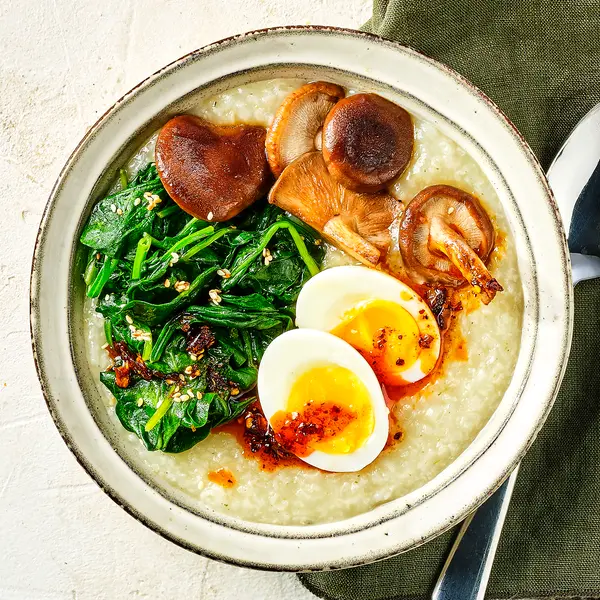 Congee met spinazie en shiitake