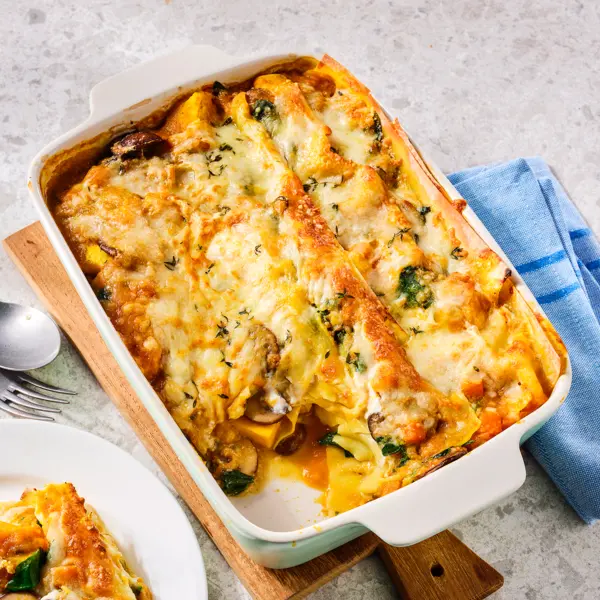 Verticale pompoenlasagne met ricotta en spinazie