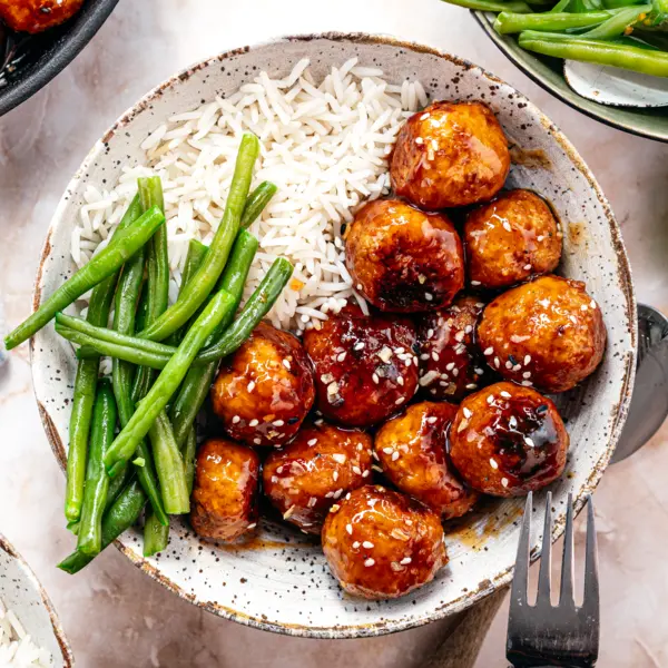 Gehaktballetjes in zoetzure saus