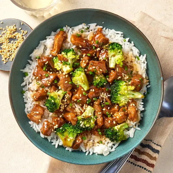 Sticky varkensvlees met broccoli