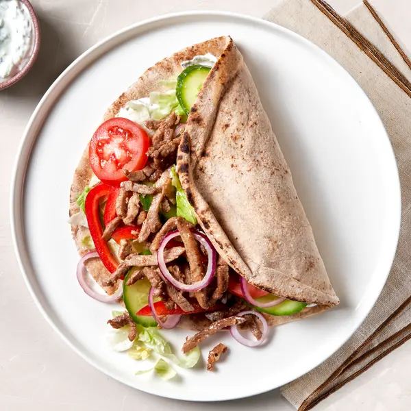 Libanees platbrood met shoarma en tzatziki