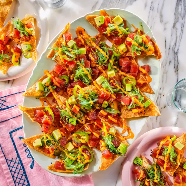 Poké wonton-nacho's met verse tonijn