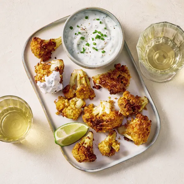 Bloemkoolsaté-hapjes uit de airfryer