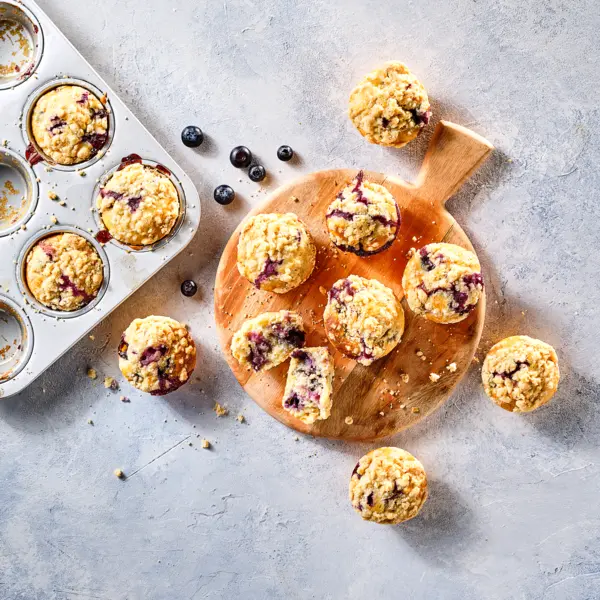 Blauwe bes-kruimelmuffins