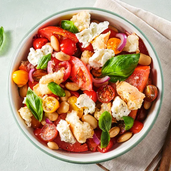 Panzanella met buffelmozzarella