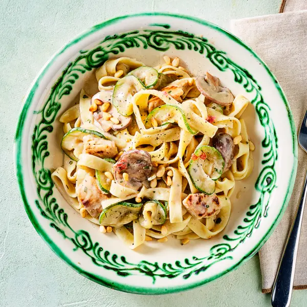 Romige tagliatelle met vega kip