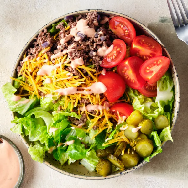 Hamburgersalade met cheddar