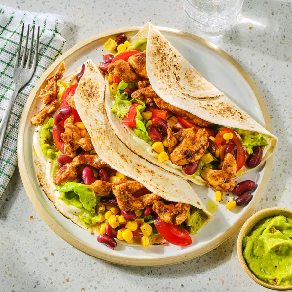 Tex-Mex wraps met kip en frisse bonen-maïssalade