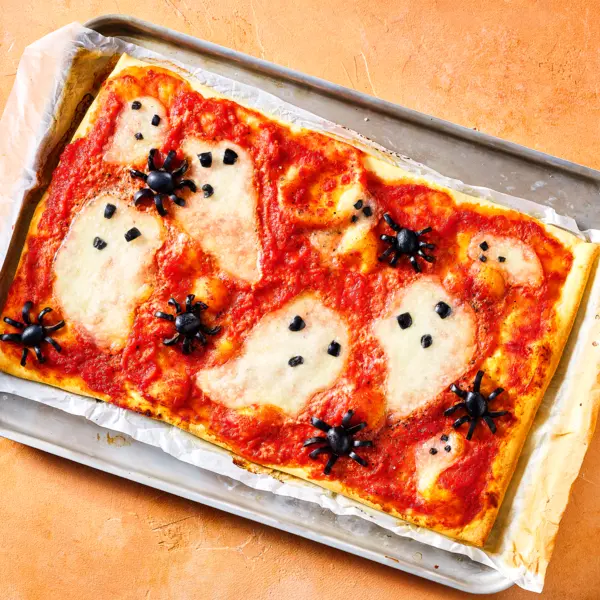 Halloween pizza's