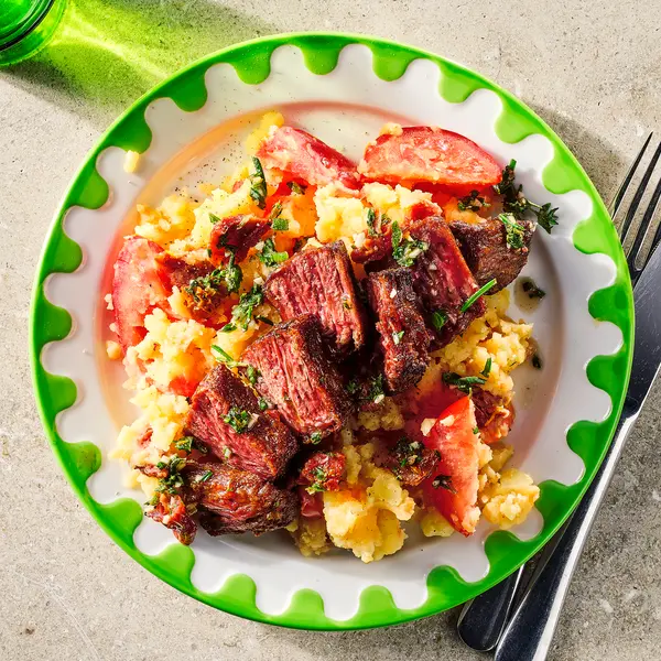Tomatenstamppot met vegan steak