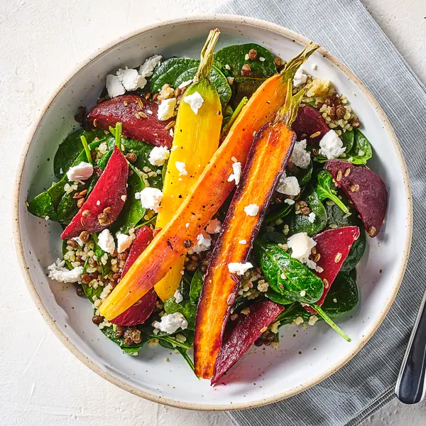 Warme maaltijdsalade met geitenkaas