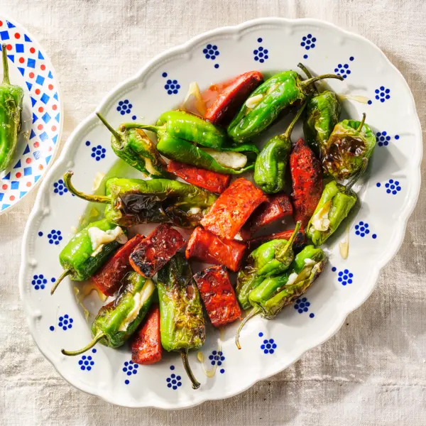 Gevulde pepers met manchego en chorizo