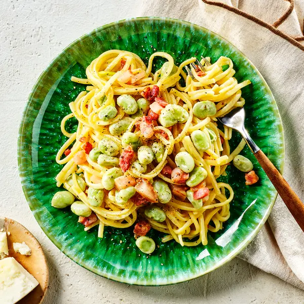Romige pasta 'carbonara' met tuinbonen