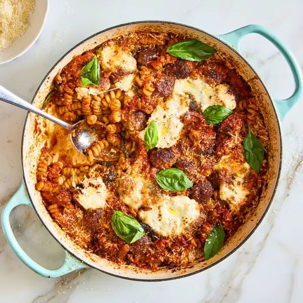 Pasta met gehaktballetjes uit de oven