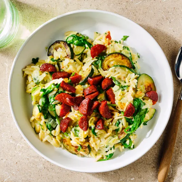 Romige orzo met prei, courgette en chorizo