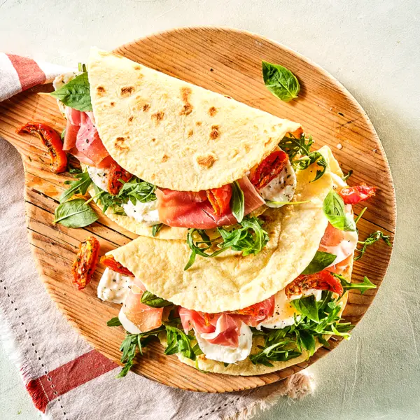 Piadina met mozzarella en ham