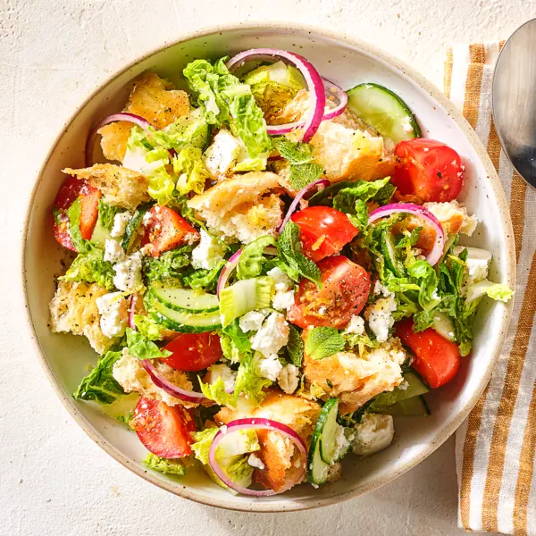 Salade met Turks brood en feta