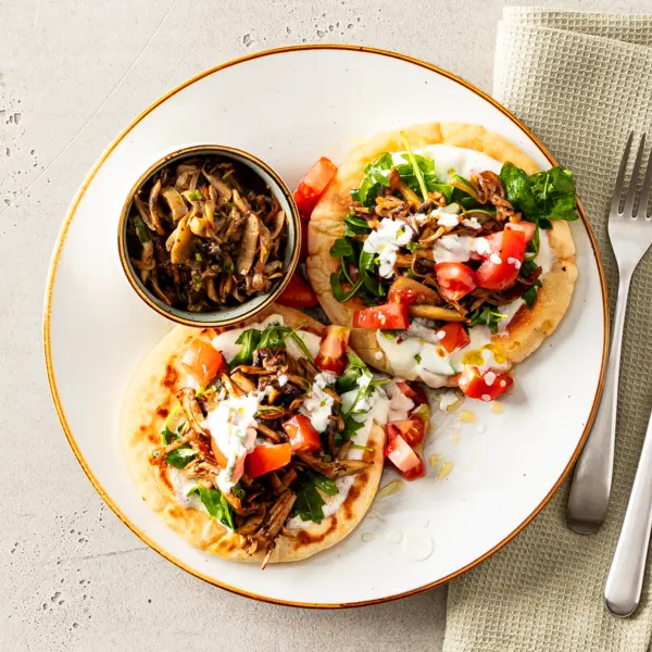Pitabroodjes met pulled mushrooms