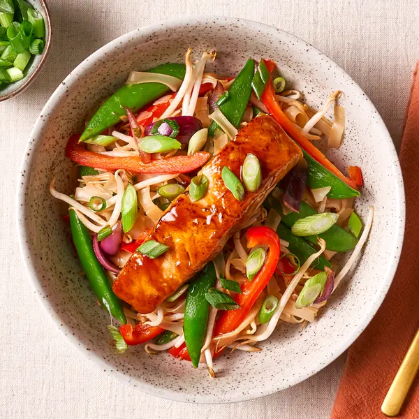 Zalm teriyaki met rijstnoedels