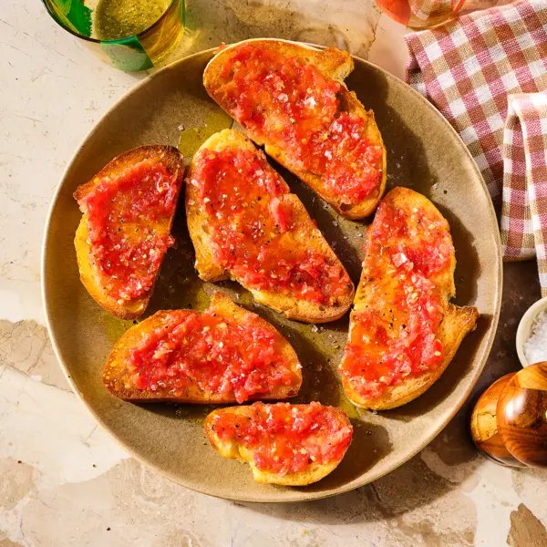 Pan con tomate