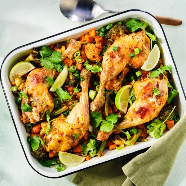 Rode kipcurry traybake met zoete aardappel