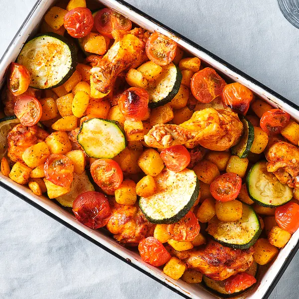 Traybake met kipdrummets