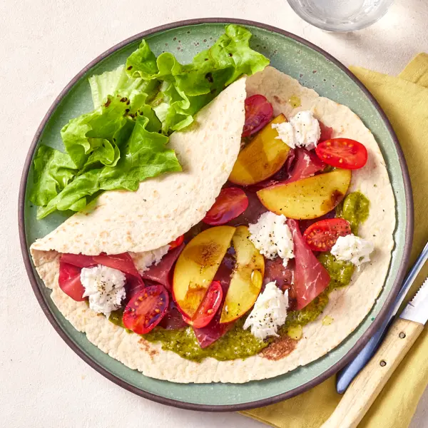 Piadina met coppa en nectarine