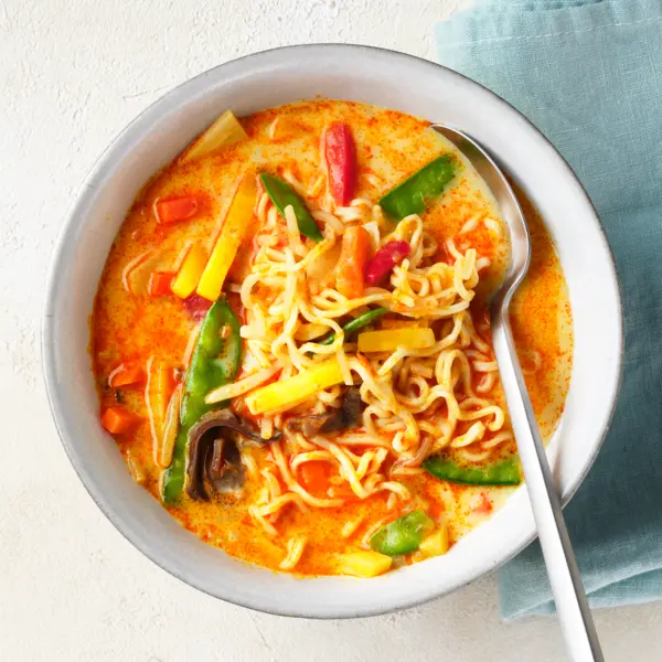 Eenpanskokossoep met noedels