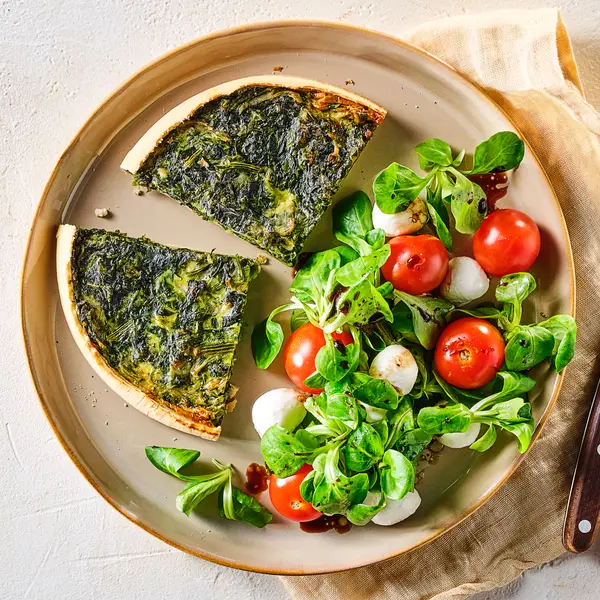 Spinaziequiche met snelle salade