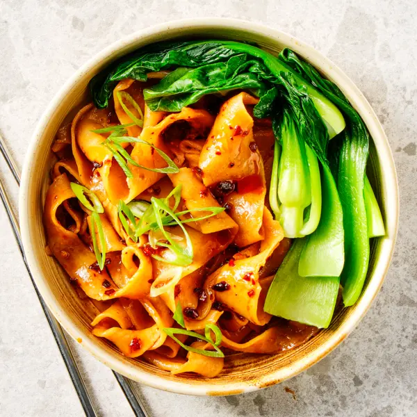 Chinese hand pulled noodles met crispy chili olie