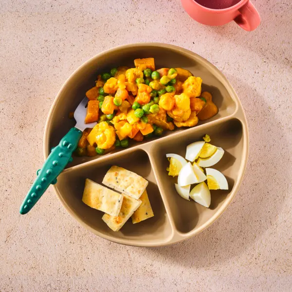 Groentecurry met ei en naanreepjes
