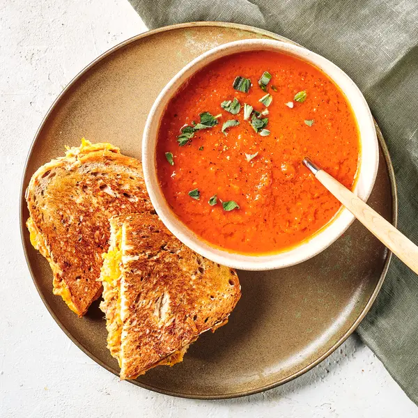 Tomatensoep met tuna melt tosti