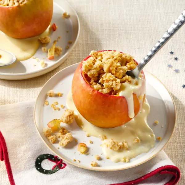 Gebakken appels met crumble en vanillesaus