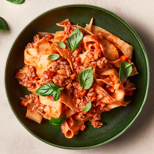 Pappardelle bolognese met knolselderij