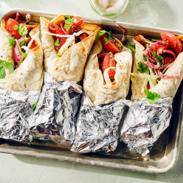 Wrappizza's lahmacun-stijl met gehakt en sla