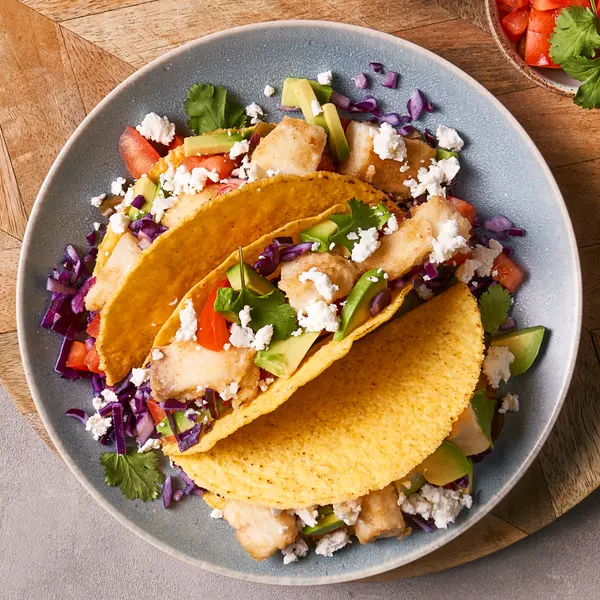 Taco's van pangasiusfilet met pittige tomatensalsa