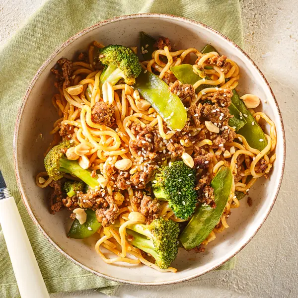 Udonnoedels met hoisin-gehakt