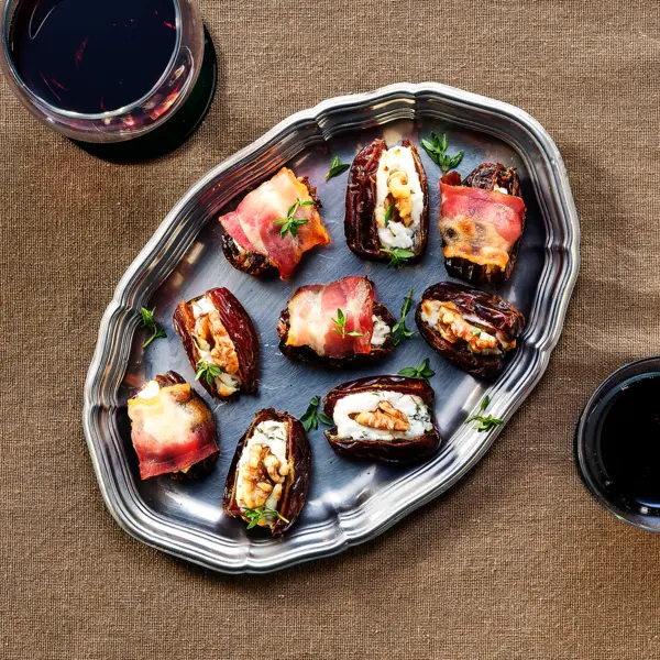 Warme gevulde dadels