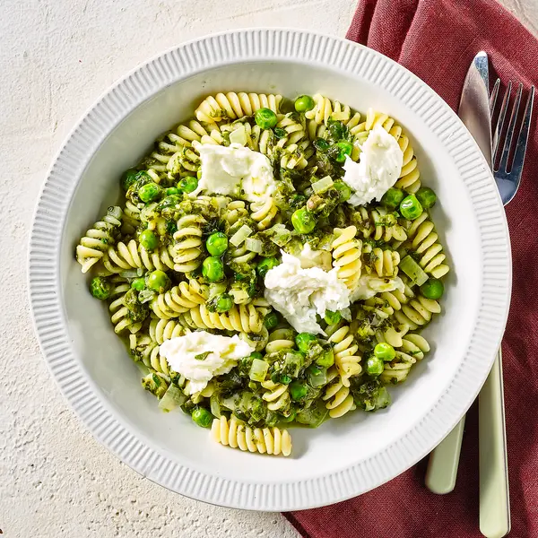 Fusilli met erwten en spinazie à la crème