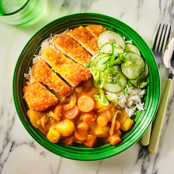 Milde katsu-curry met krokante kip