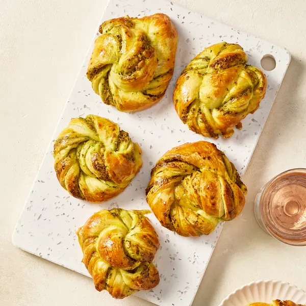 Mini babka met pesto