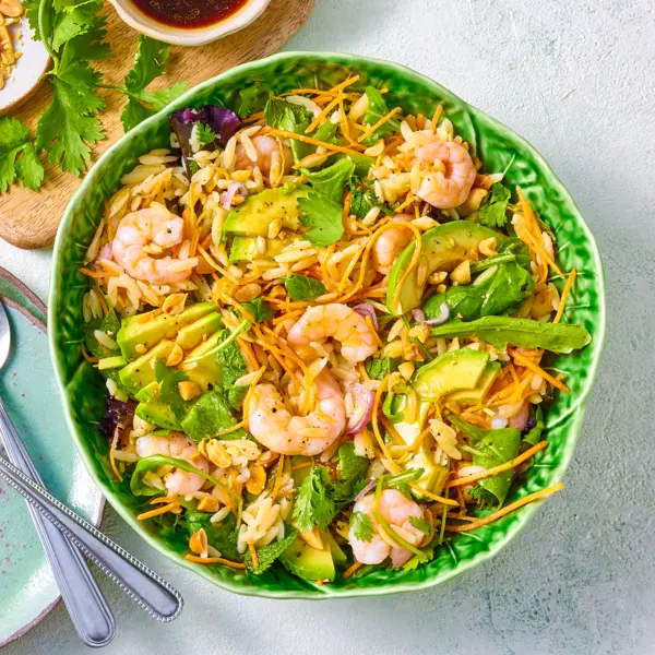 Orzosalade met garnalen en avocado
