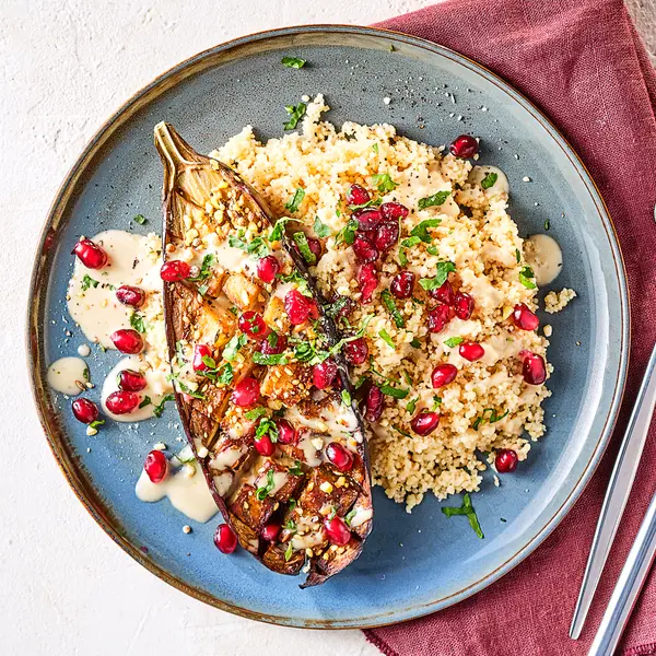 Geroosterde aubergine met tahinidressing